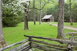 Images Dated 25th April 2008: Carter Shields Cabin in spring, Cades Cove area, Great Smoky Mountains National Park, TN