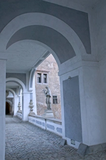 Images Dated 8th May 2004: castle bridge, Czech Republic, Ceske Krumlov, World Heritage Site