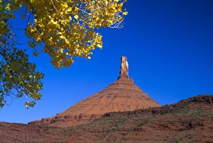 Images Dated 18th October 2005: Castle Rock in Castle Valley Utah