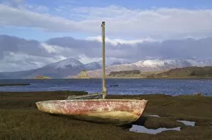 Images Dated 14th February 2005: Castle Stalker with fishing boat in the foreground, Loch Linnhe, Argyll and Bute