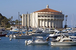 The Catalina Casino and Avalon harbor on Catalina Island, California, USA