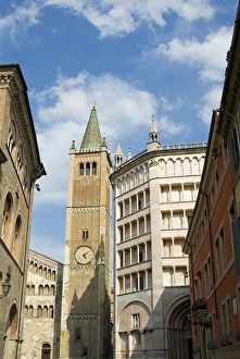 Images Dated 17th August 2012: The cathedral and the baptistry, Parma, Emilia Romagna, Italy, Europe