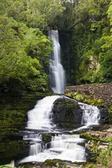 Images Dated 29th March 2007: Catlins, Otago, New Zealand. Along the Catlins region, waterfalls and many other