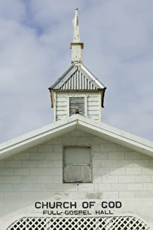 Images Dated 6th February 2006: CAYMAN ISLANDS - CAYMAN BRAC - Spot Bay: Town Church