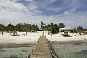 Images Dated 6th February 2006: CAYMAN ISLANDS - CAYMAN BRAC - West End: Beach View / Brac Reef Beach Resort