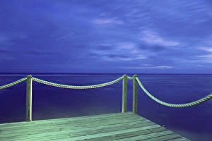 Images Dated 6th February 2006: CAYMAN ISLANDS - CAYMAN BRAC - West End: Beach Pier / Brac Reef Beach Resort