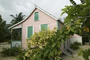 Images Dated 4th February 2006: CAYMAN ISLANDS - GRAND CAYMAN - Frank Sound: Queen Elizabeth 2 Botanic Park - Heritage