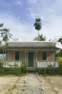 Images Dated 4th February 2006: CAYMAN ISLANDS - GRAND CAYMAN - Frank Sound: Queen Elizabeth 2 Botanic Park - Heritage