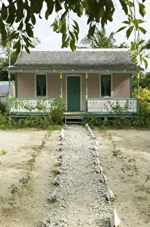 Images Dated 4th February 2006: CAYMAN ISLANDS - GRAND CAYMAN - Frank Sound: Queen Elizabeth 2 Botanic Park - Heritage
