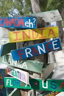 Images Dated 3rd February 2006: CAYMAN ISLANDS - GRAND CAYMAN - Rum Point: Signpost