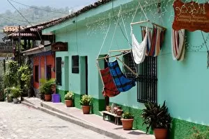 Images Dated 13th April 2005: Central America, Honduras, Copan, A local souvenir shop