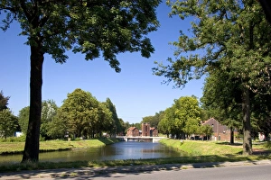 Images Dated 5th August 2007: The Central Canal at La Louviere in the Hainaut province in southwestern Belgium