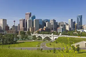 Images Dated 3rd July 2008: Centre St Bridge and Downtown Calgary, Alberta, Canada