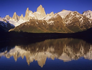 Images Dated 26th October 2009: Cerro Fitzroy at sunrise with reflection in pothole lake, Los Glaciares National park