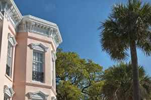 Images Dated 9th April 2010: Charleston, South Carolina, USA. The historic pink house in downtown Charleston
