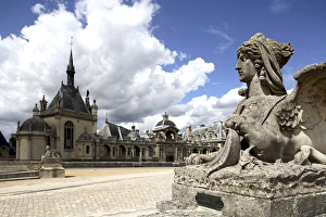 Images Dated 14th August 2008: Chateau de Chantilly. Chantilly. France