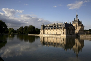 Images Dated 14th August 2008: Chateau de Chantilly. Chantilly. France