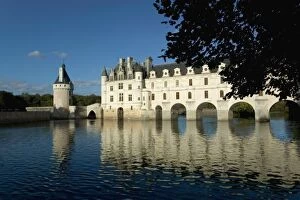 Images Dated 22nd October 2004: Chenonceau Chateau, River Cher, Loir-et-Cher, Loire Valley, France