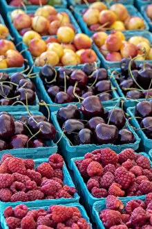Food & Beverage Gallery: Cherries and berries, USA
