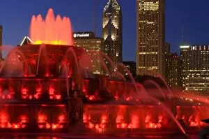 Chicago, Illinois, Buckingham Fountain illuminated at night