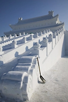 Images Dated 1st February 2008: CHINA, Heilongjiang Province, Haerbin (Harbin). Harbin International Sun Island Snow