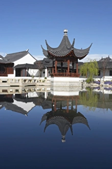 Images Dated 11th September 2009: Chinese Gardens, Dunedin, Otago, South Island, New Zealand