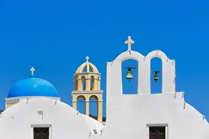 Images Dated 10th September 2018: Church on the coast of Aegean Sea. Oia, Santorini Island, Greece