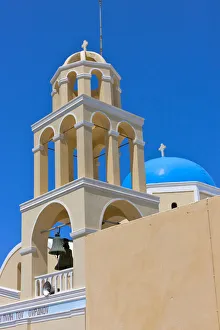 Images Dated 10th September 2018: Church on the coast of Aegean Sea. Oia, Santorini Island, Greece