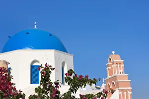 Images Dated 10th September 2018: Church on the coast of Aegean Sea. Oia, Santorini Island, Greece