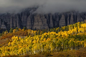 Images Dated 30th September 2016: Cimarron range at sunset in autumn, San Juan Mountains, eastern Ouray County, Colorado