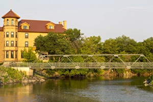 Images Dated 2nd July 2012: City Park Footbridge over the Sheyenne River in Valley City, North Dakota, USA