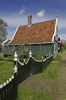 Images Dated 25th April 2008: Classic Dutch homes, Zaanse Schans, Holland, Netherlands