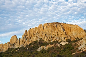 Images Dated 27th January 2006: Clay Cliffs, near Omarama, North Otago, South Island, New Zealand