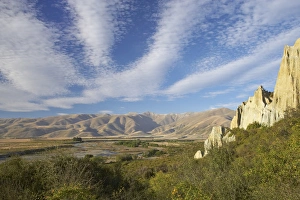Images Dated 27th January 2006: Clay Cliffs, near Omarama, North Otago, South Island, New Zealand