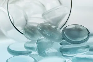 Images Dated 23rd January 2020: Clear Glass Pebbles with light