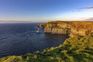 Images Dated 22nd May 2020: Cliffs of Moher in County Clare, Ireland