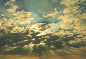 Images Dated 15th January 2015: Cloud formations after sunrise, Hulopo e Bay, Lanai Island, Hawaii, USA