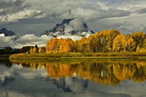 Images Dated 22nd September 2016: Cloudy day, autumn, Oxbow, Grand Teton National Park, Wyoming, USA