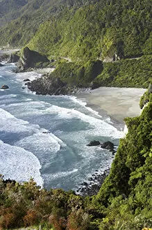 Images Dated 3rd October 2005: Coastline north of Irimahuwhero Viewpoint, Paparoa National Park, West Coast, South Island