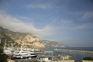 Images Dated 30th October 2006: Coastline and port areas between Villefranche and Monaco. South of France