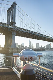 Images Dated 13th June 2018: Coin operated binoculars facing the Manhattan Bridge, Brooklyn Bridge Park, New York City