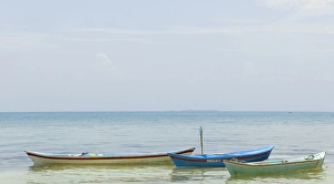 Images Dated 4th April 2012: Colombia, San Bernardo Islands. Three small boats