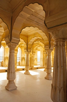 Images Dated 21st November 2012: Colonnaded gallery, Amber Fort, Jaipur, Rajasthan, India
