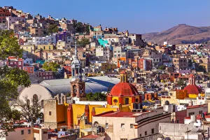 Images Dated 31st December 2014: Colored Houses Iglesia de San Roque Market Mercado Hidalgo Guanajuato, Mexico