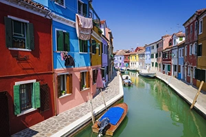 Images Dated 3rd May 2011: Colorful houses and canal, Burano, Veneto, Italy