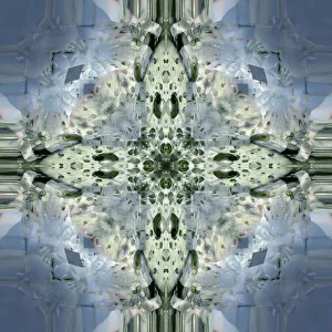 Images Dated 21st October 2019: Colorful kaleidoscope