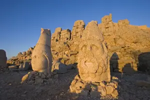 Images Dated 10th May 2006: Colossal head statues of Gods guarding the tumulus of king Antiochus I Theos of Commagene