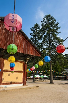 Images Dated 27th May 2011: Colourful lanterns in the Beopjusa Temple Complex, South Korea