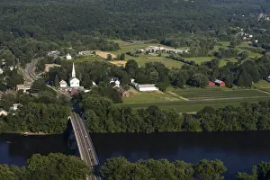 Images Dated 12th August 2015: The Connecticut River as seen from South Sugarloaf Mountain in Deerfield, Massachusetts