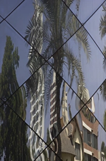 Images Dated 7th May 2005: Contemporary architecture in Miraflores neighborhood, Lima, Peru